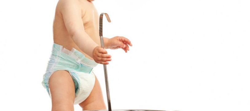 Bebeluşii abandonaţi din Bucureşti au nevoie de scutece